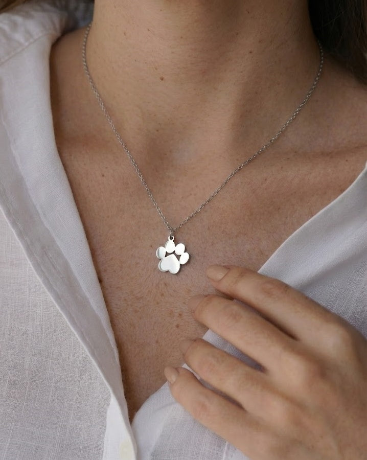 Lucky Paw Necklace – The Guardian Cat